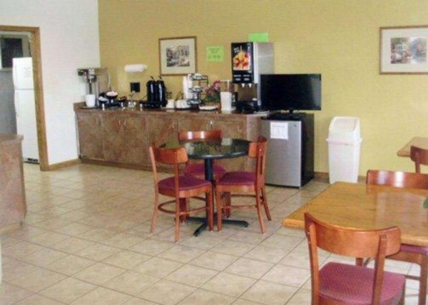 Rodeway Inn Salina image 6